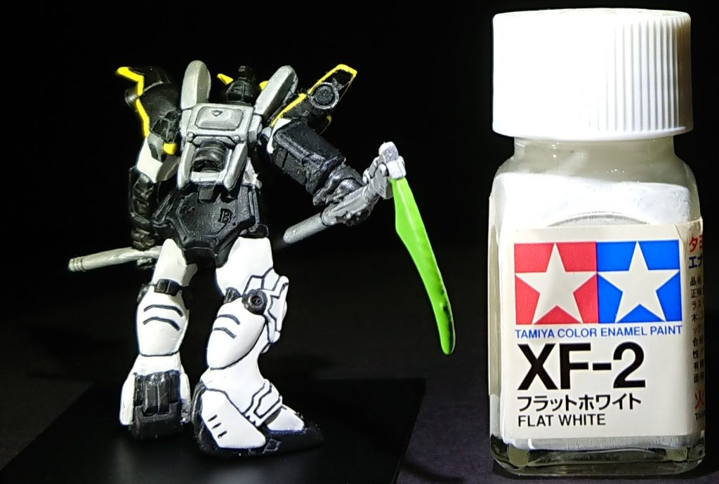 塗装はタミヤのエナメルにつや消しトップコートを吹いています。楽しいより苦しいの方が多いのに出来上がるのがこれ・・。