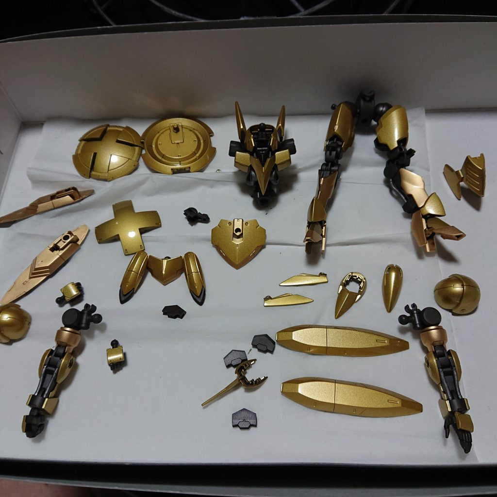 ゴールドは３色使いましたが・・合体させるとあまり分からずでした。ガイアノーツから使用しています。