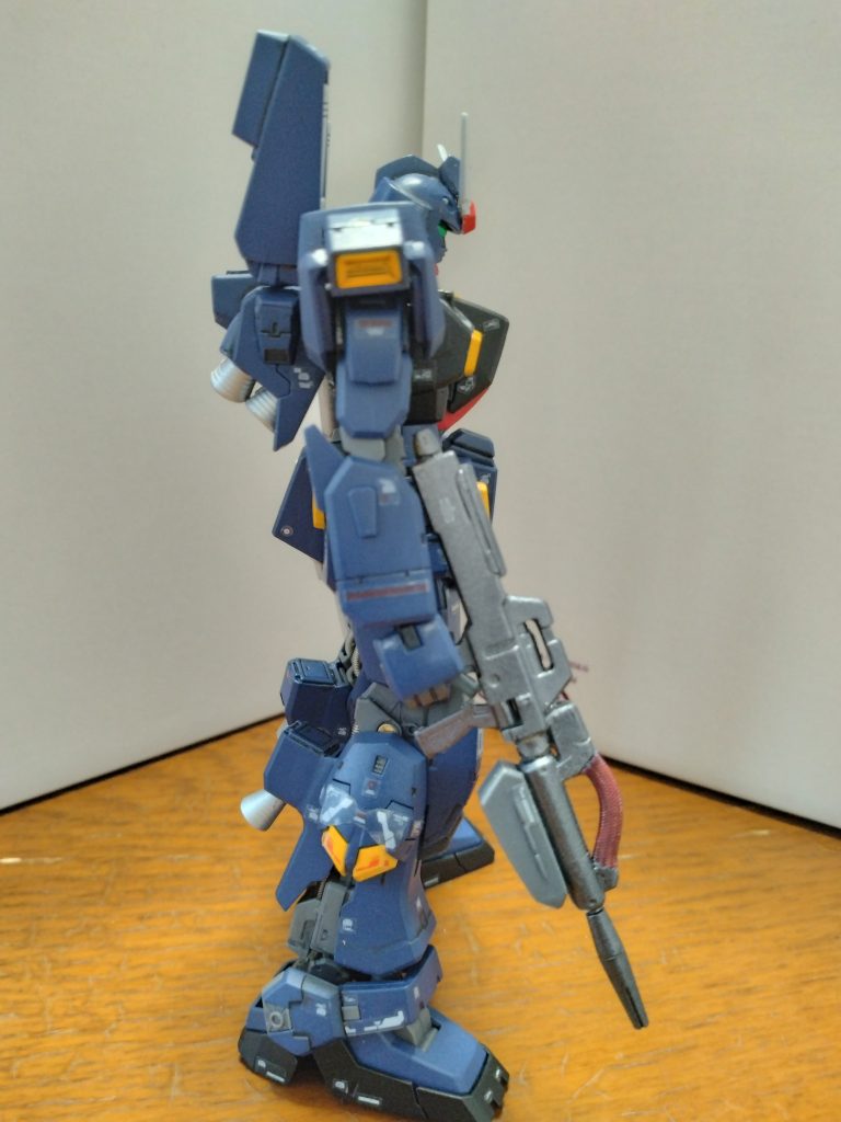 Mk-Ⅱと目立つ相違点が肩アーマーとバックパックのスラスターアームとふくらはぎのスラスターですが、そこの造形が難しかったですw