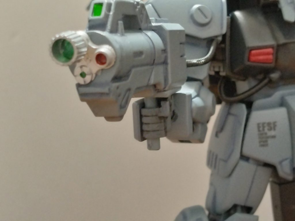 むせるカメラガンw「こいつの肩は赤く塗らねぇのか？」「貴様塗りたいのか！」