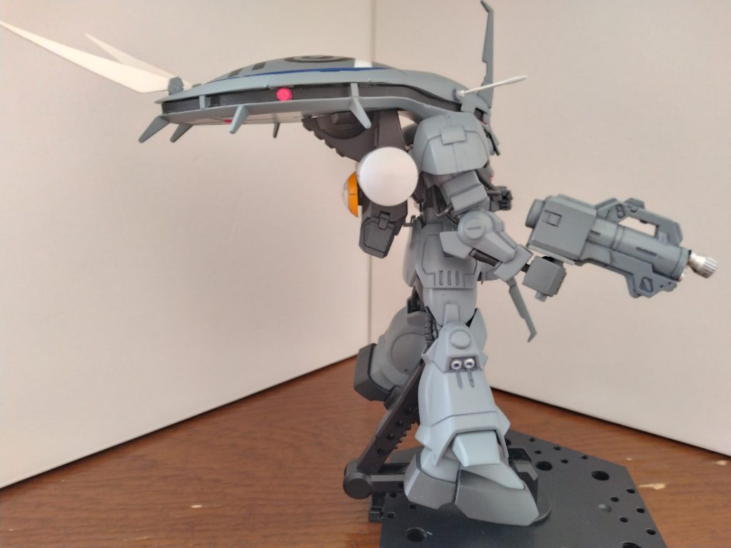 ブレードアンテナは薄くしたほうが見栄えが良いのですが、強度が落ちるので無加工です。