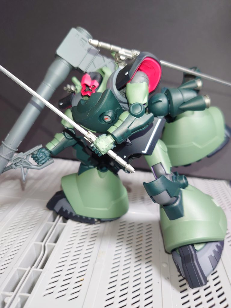 横から。結構でかいうえに背中の足もあってバランスが取りにくい・・・