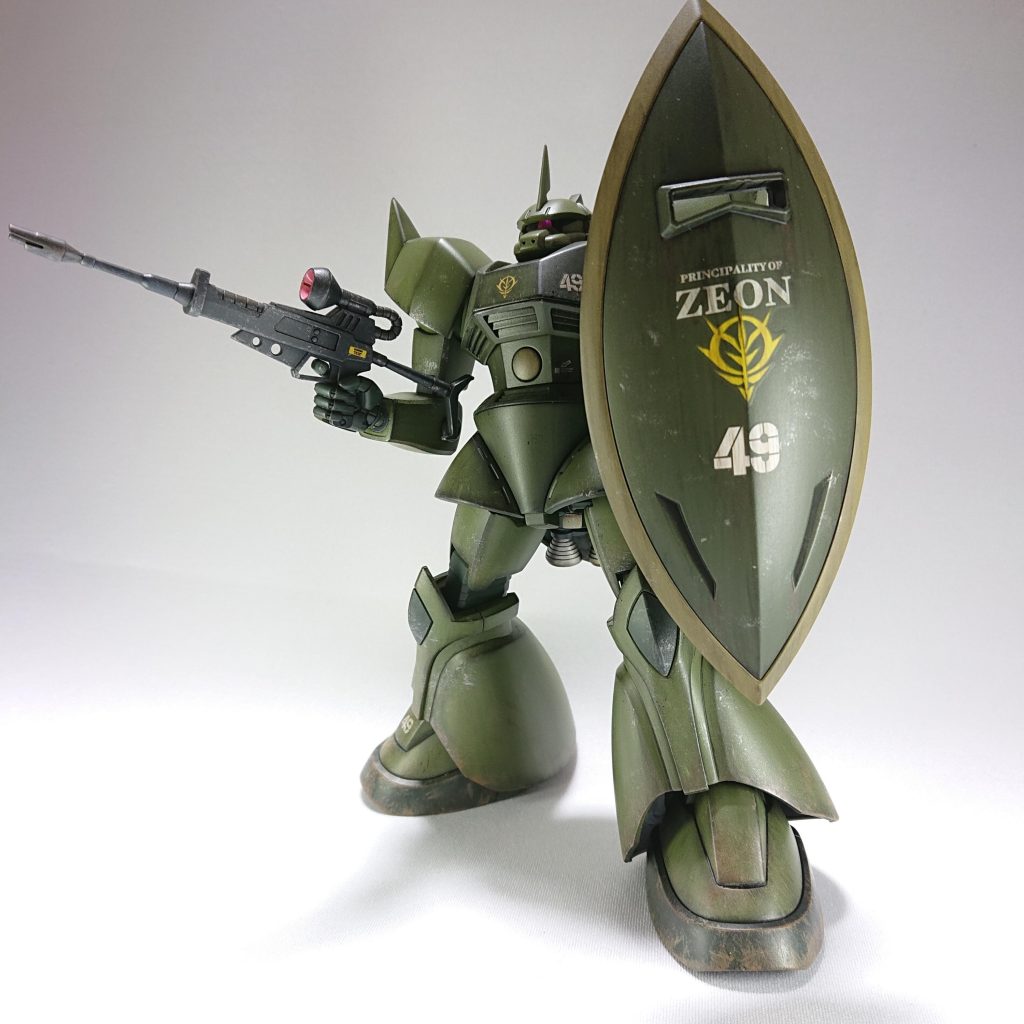 制作に関して腹部と膝部、足首で２ｍｍ程度延長しました。大型ＭＳなのにより大きくなった感じです。カラーリングは統一してダークグリーン系、カーキをワンポイントで使用