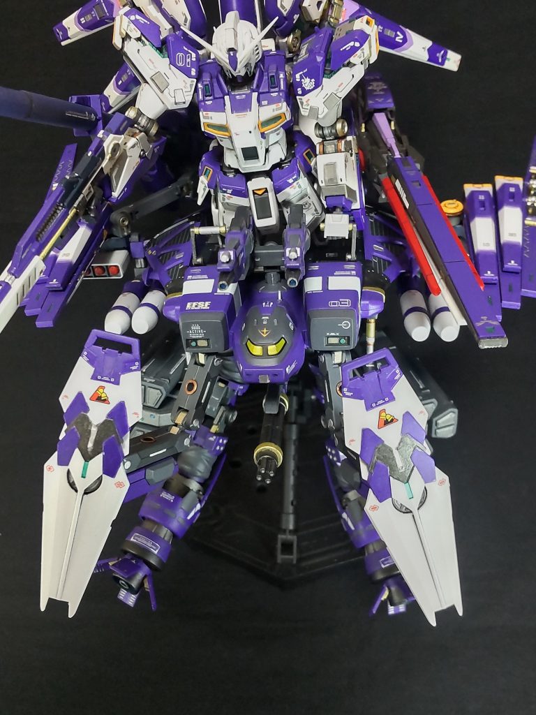 『防御力強化』対空防御‼️、シールド展開。シールドは、ジャンクでユニコーンのシールドがちょうど2枚あったので採用😁、展開状態のモノがあればもっと雰囲気が出せたかも😆。