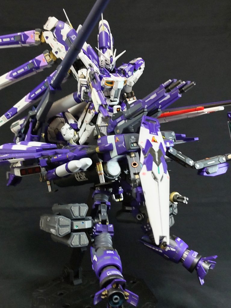 ビームライフルを構えてみました😄。νガンダムは、動かせません😅。