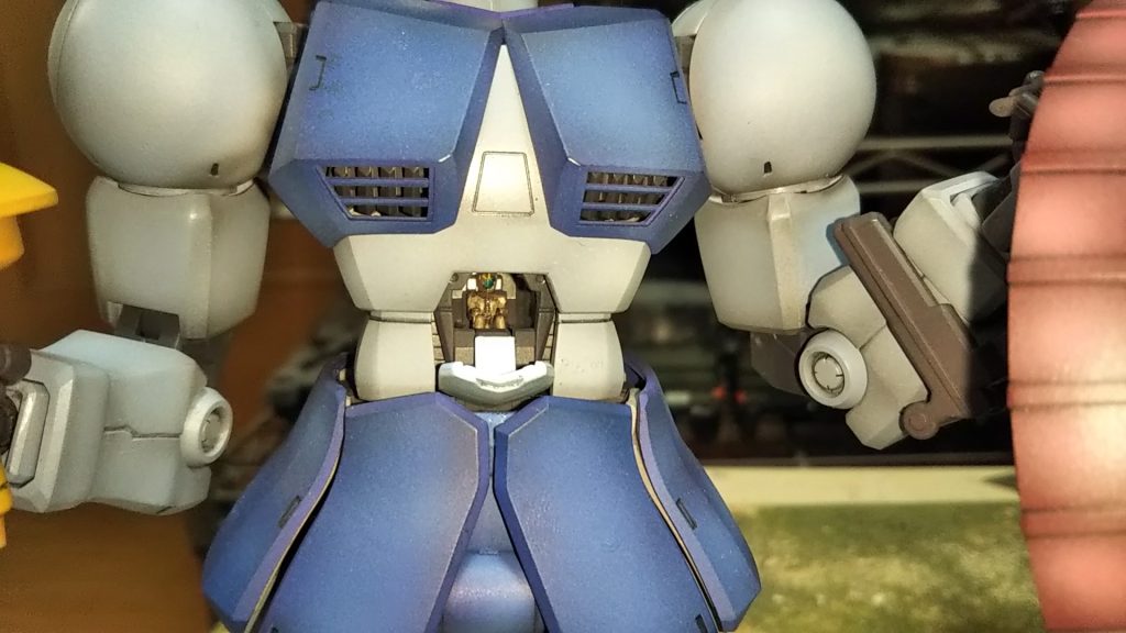 このキットにはパイロットま・くべ大佐が乗っています