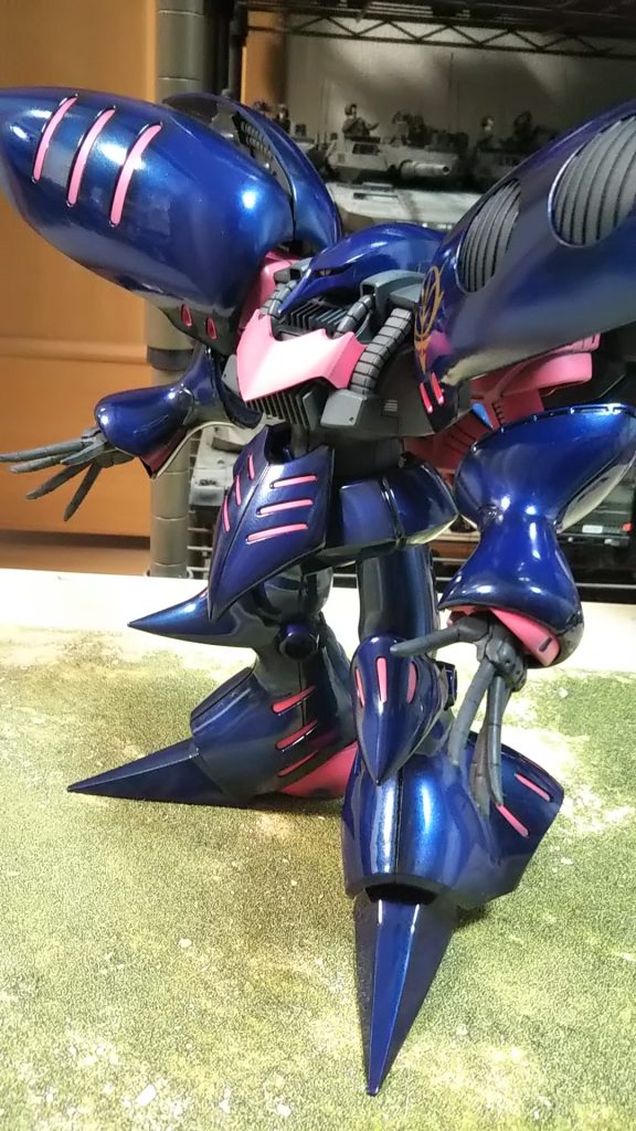 左斜め前、写真ではわかりにくいですが若干クリアーパープルも吹いております💦なおテカテカなのでいろいろ映り込んでおります💦