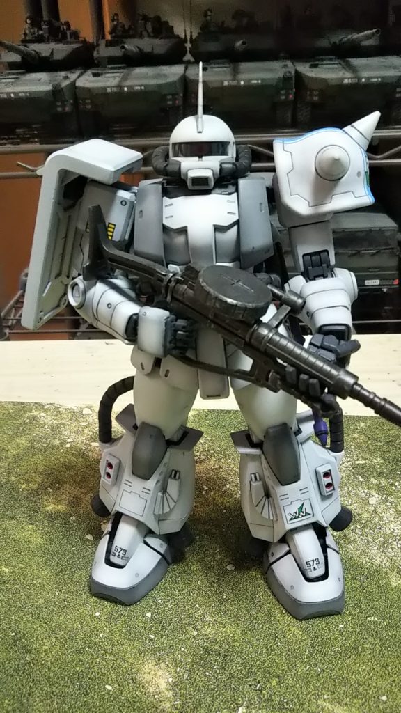 正面💦当初デカール少なめでしたが塗装して白すぎるので新規でデカール張り直しました💦白い