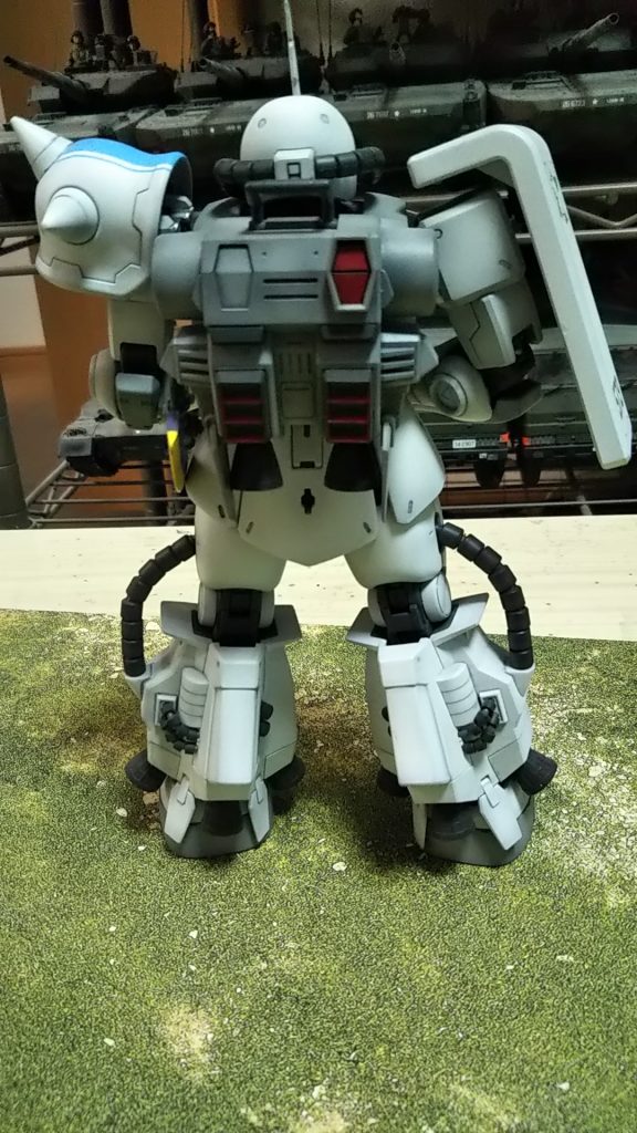 後ろ姿白いです💦