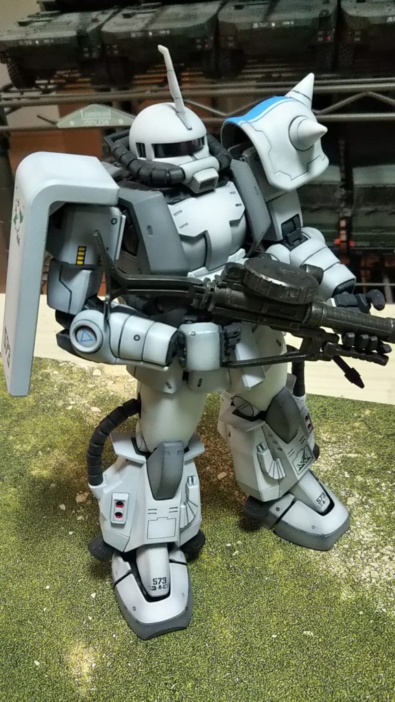 右斜め前白いです💦