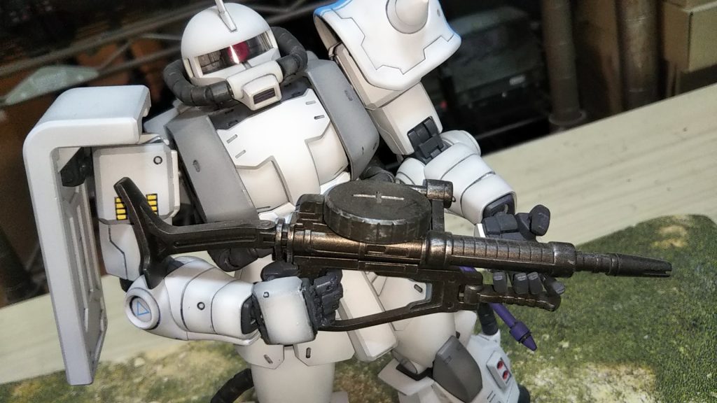 ザクマシンガン装備他は白いです💦