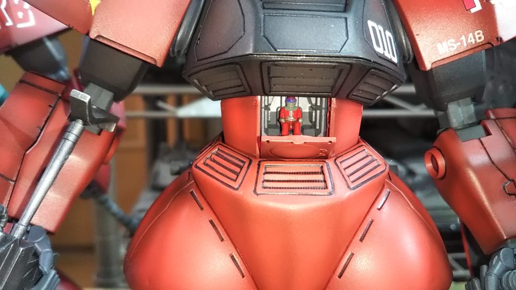 このキットにはパイロットジョニーライデンがついております💦(余りパーツから転用💦)