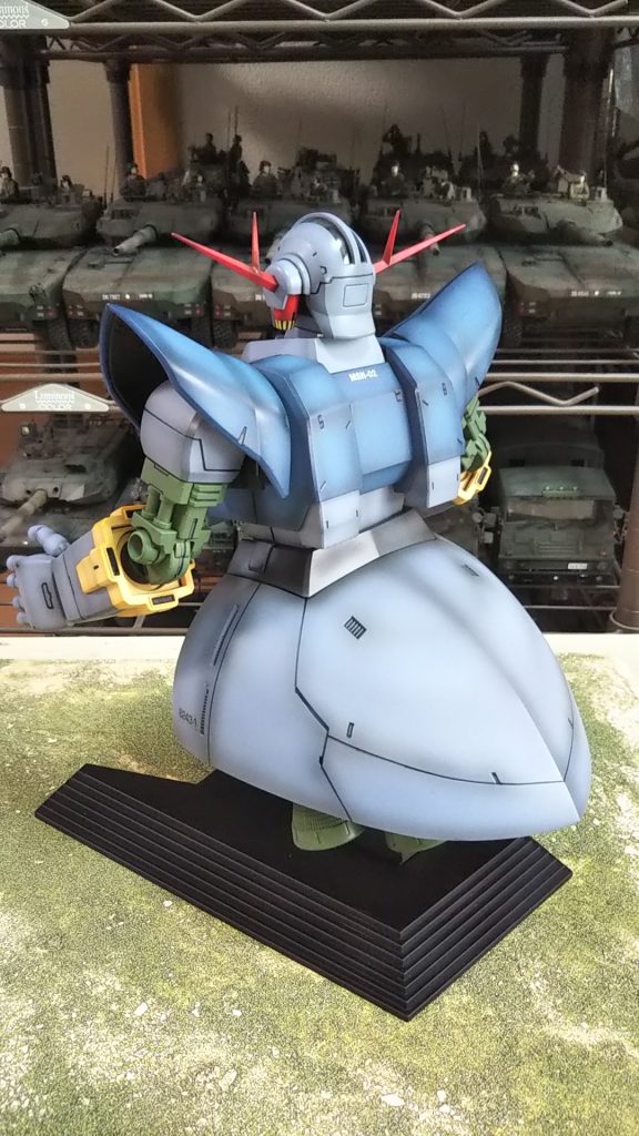 左斜めうしろ