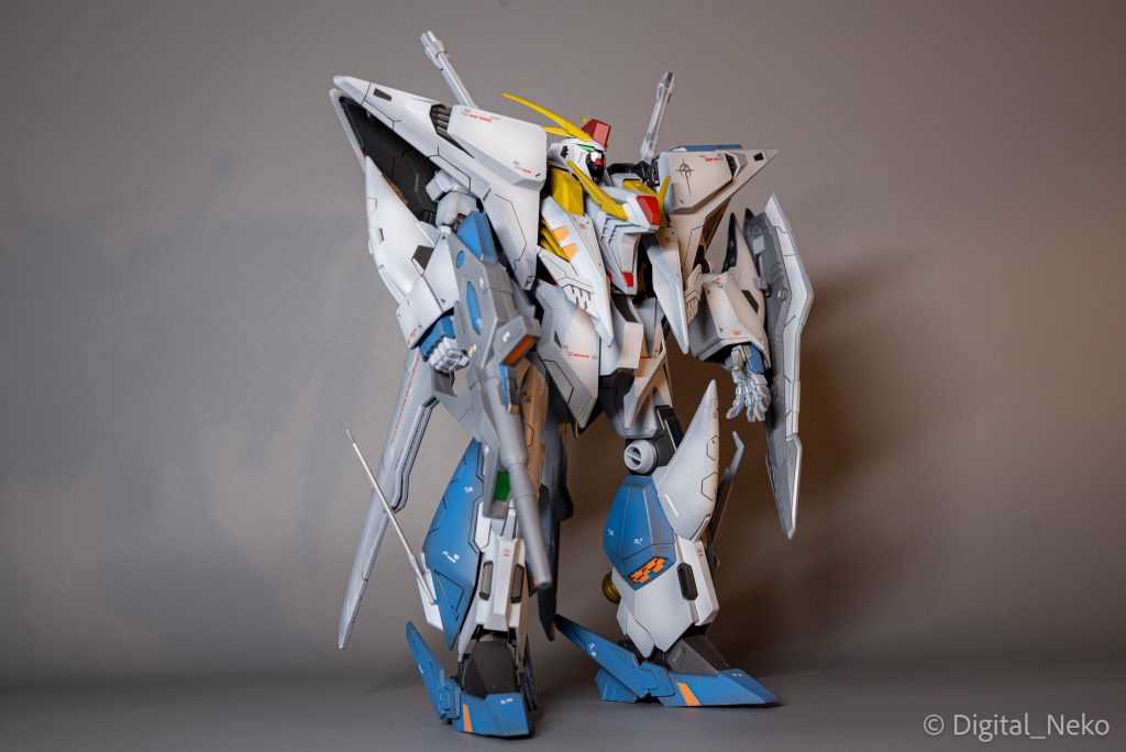 クスィーガンダム(HG)完成|ガンメタ下地×淡色仕上げ–2枚目/制作者:Digital_Neko