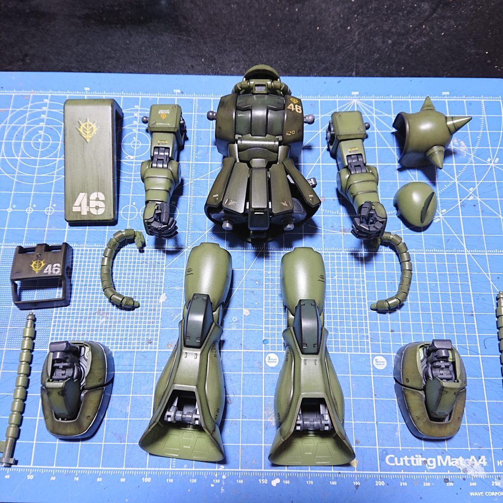 動力パイプはガラが真横に揃うようにして瞬間で接着、いつものダークグリーン系で纏めました。ランドセルだけカーキ、関節はファントムグレー