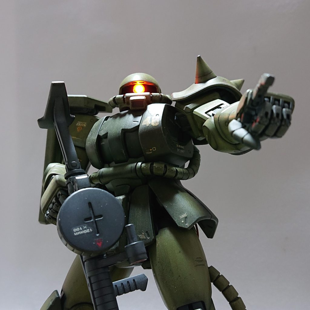 LEDを入れてみようと挑戦しましたが明る過ぎて上手くいかず本体の裏で明るさ調整して撮影しました。