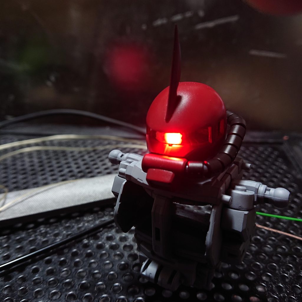 明る過ぎて没。半固定抵抗があれば・・仕方ない!今回は塗装に変更