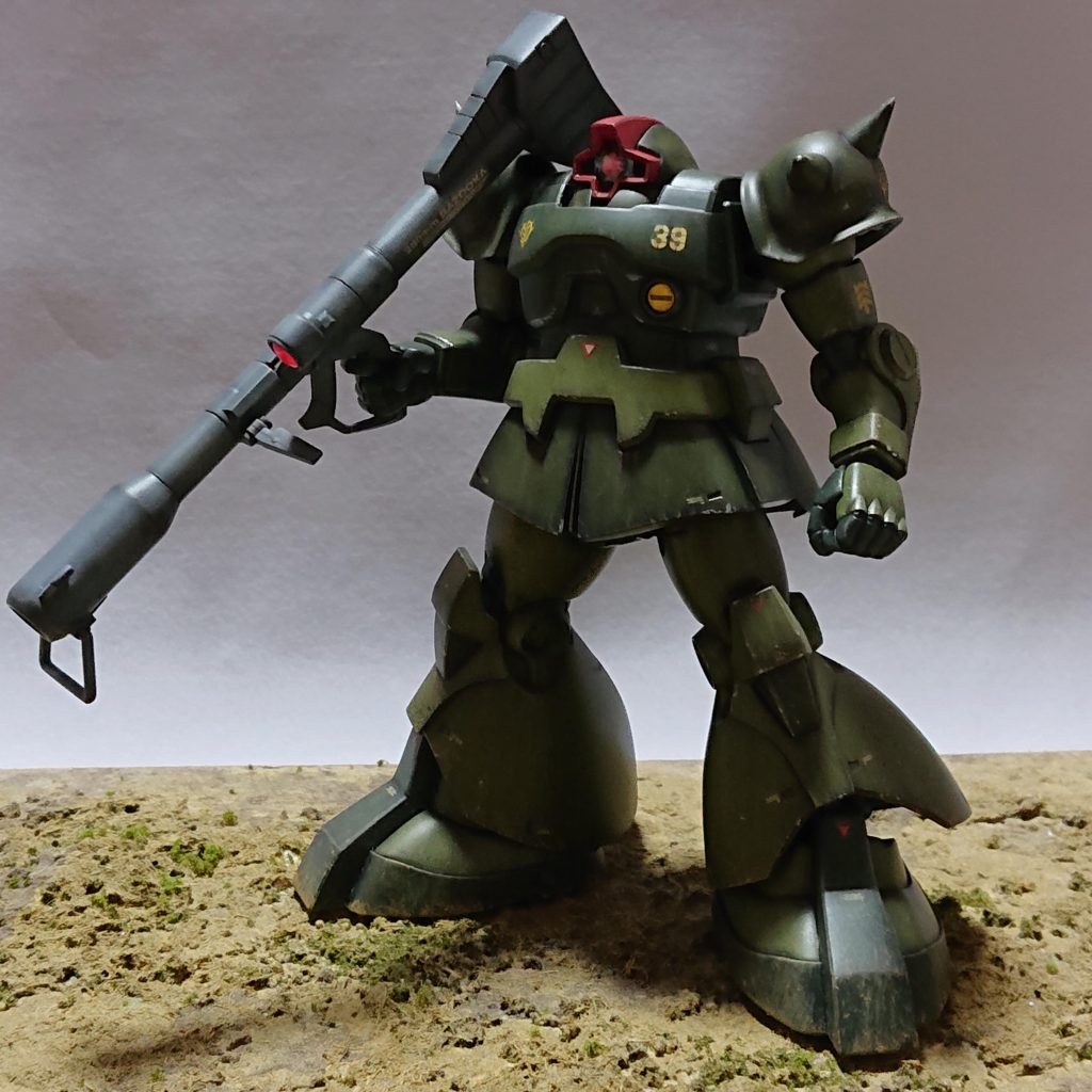 足首で５ｍｍ程度延長しているので全長が高くなった分、バズーカが短く見えてしまいました。