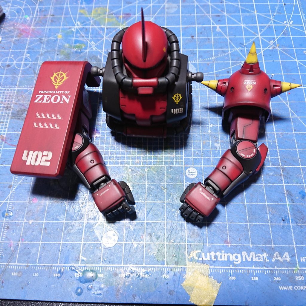 形になってくると早く完成したくなりますが武器も忘れず制作へ