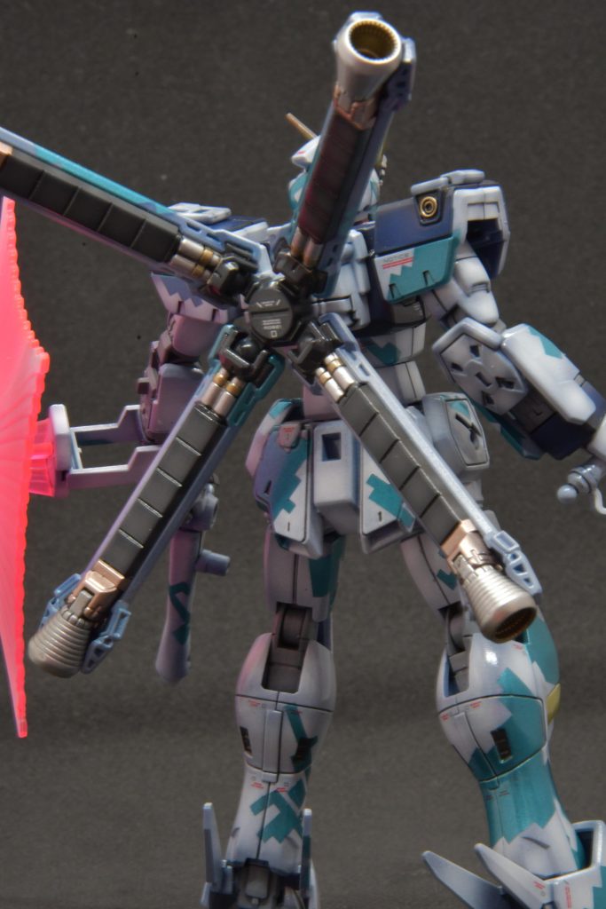 全身右後ろから。