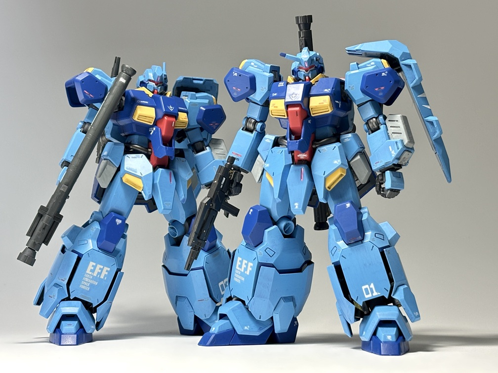 閃ハサ版グスタフカールを昔の設定画風に全塗装、左右非対称V字アンテナを自作した「グスタフ・カール 隊長機」風、でした。ちなみに。。。閃ハサ版グスタフ・カールの額パーツは非対称。そして、ランナーの配置から、そのうちメーカーから隊長機のキットが発売されるのは間違いないでしょうね。劇場版3部に隊長機が登場して、その後キット発売、かもしれませんね。