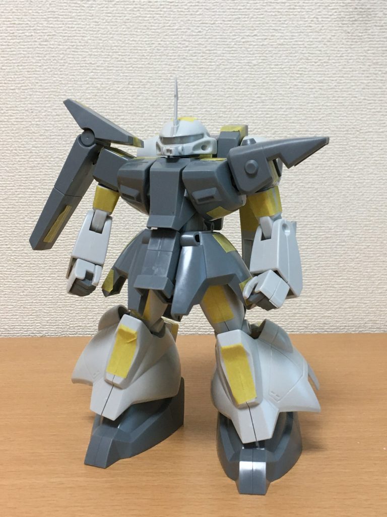 手を加える前の状態。味わい深いプロポーション。肩幅が広く、腕が長いです。