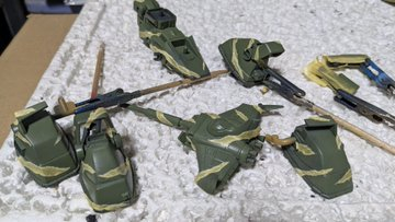 動画で見た手で千切ったマステでの迷彩塗装をやってみたかったので丁度良いやとやりましたw