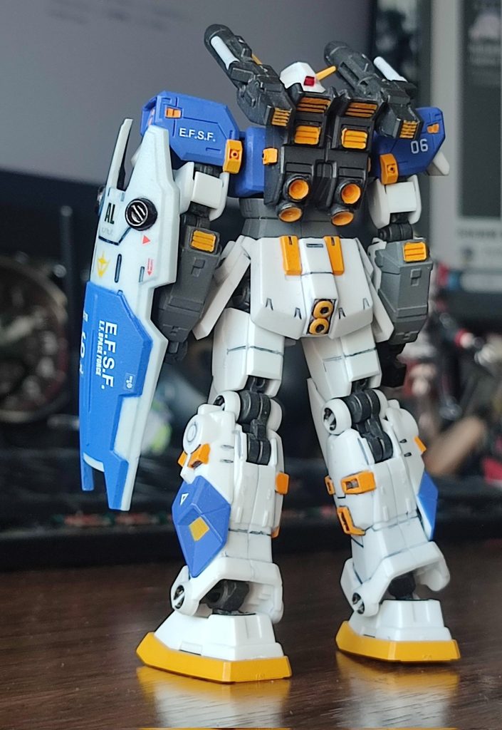 Gフレーム無印は背面だと二の腕と太もも部分が本来はフレームむき出しなので、その部分はプラ板を接着しました。あと背面はやはり部分塗装するとばえるなぁ…