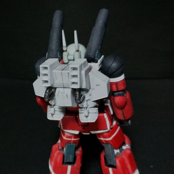 ガンキャノンバックパック製作。いろいろ選定に迷いました💦、意外に同時期の連邦系のMSでは大型のバックパックが無いんですね😭、そこで結局ガンキャノン2の物にしました！資料としては、私のコレクションの旧キットMSVガンキャノン2のを。袋を開封するのが勿体ないので塗装図からスケールアップして寸法をとりました。①の画像で今回も積層プラ板削り出しで製作しました。②の画像でバーニアとスプリングを市販品のを使用。塗装の時に楽なように軸を付けて分割式にしました。③の画像で本体のサイズに合わせて少し各部の寸法を調整しました。これで装備関係の製作を終わらせて、次回よりスジ彫り加工になります🙏（2枚目）