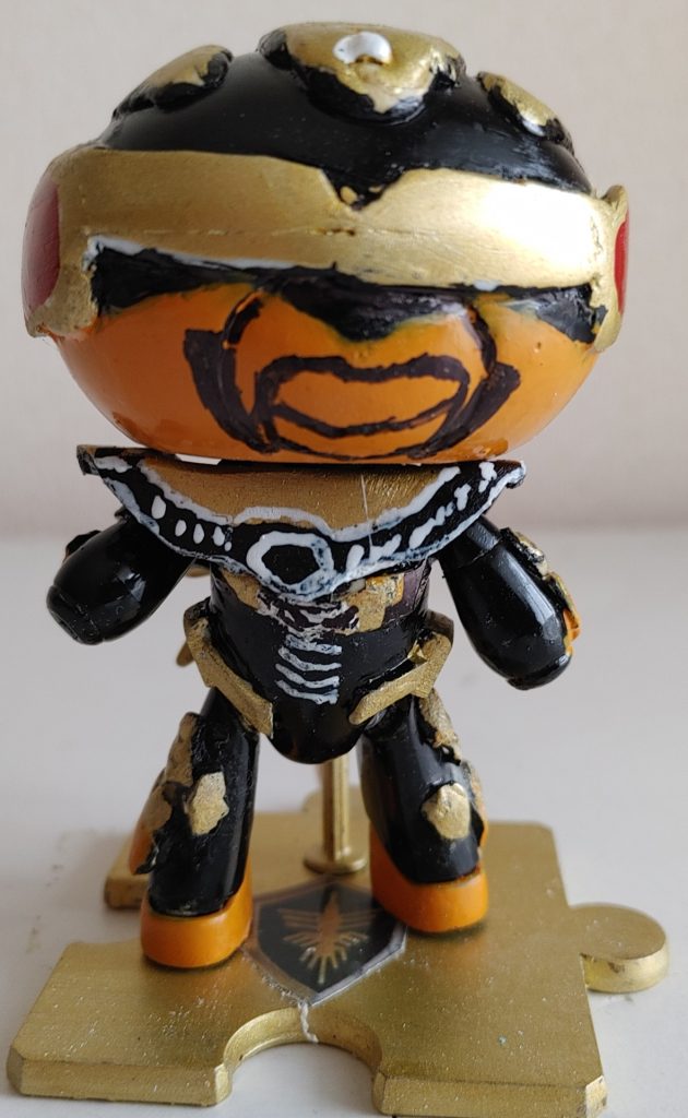 前。ゴーグル(目)、胸アーマーはプラ板。あとは、エポキシパテ。