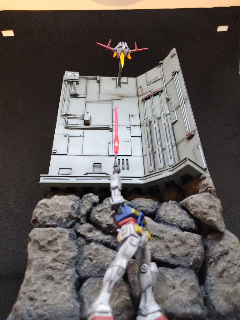 ジオラマ初挑戦でしたが結構楽しく作れました。情景モデルも他のも作ってみたくなりました。最後に娘にど～だ❗作ったぞ～‼️と見せたところ「キモッ！」だって😢オヤジの趣味は知ってもらえても理解はされないらしい