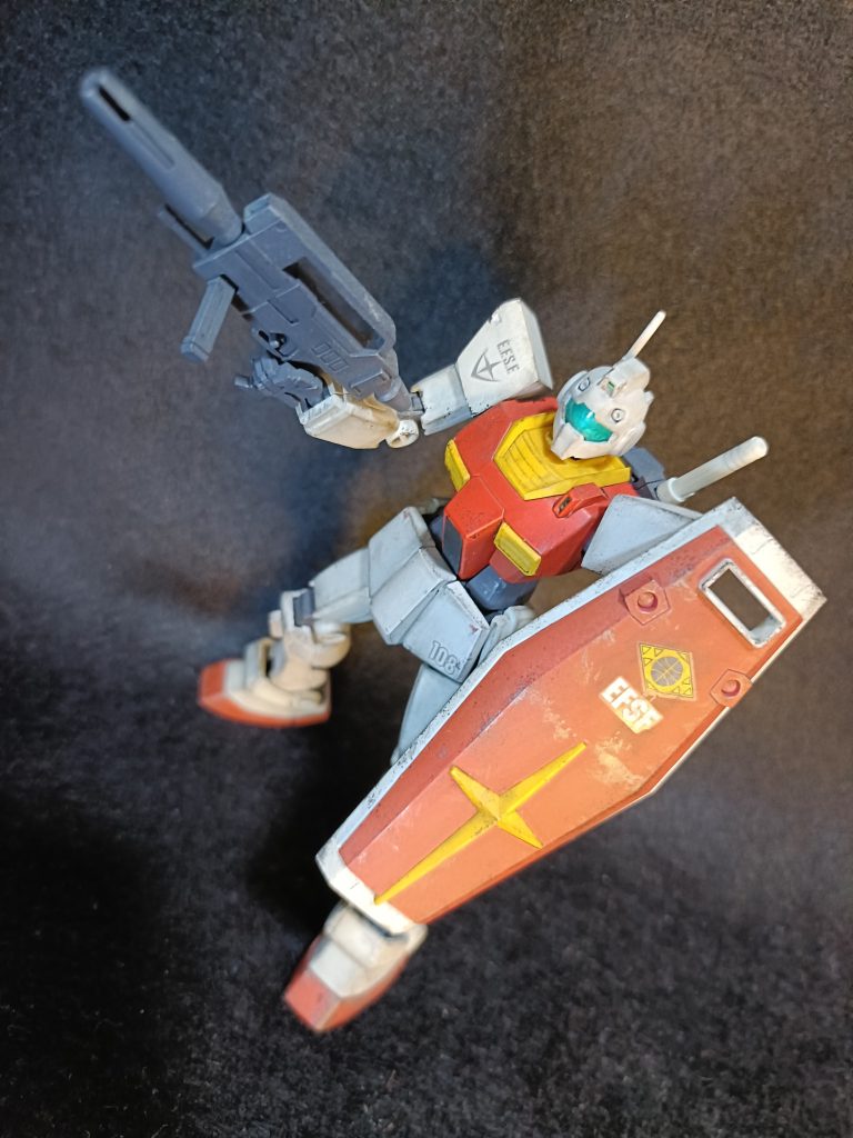 友情出演の過去作ジムⅡです。リバイブガンダムベースで魔改造してるのでキットに似てるだけ別物w