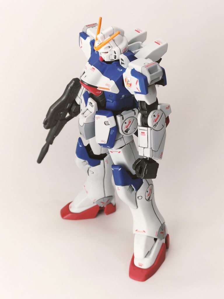 Vガンダム好きなんですよ〜ガンダムが量産機の設定、そしてブーツやハンガーを武器にする戦い方などよく考えられてたなぁ…