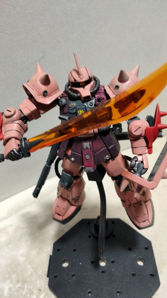 左手にもナックルシールド胸に威嚇用バルカン