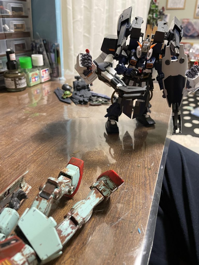 腕は隠すものではない!曝け出してこそ!相手に威圧と力を見せつけれるのだ!