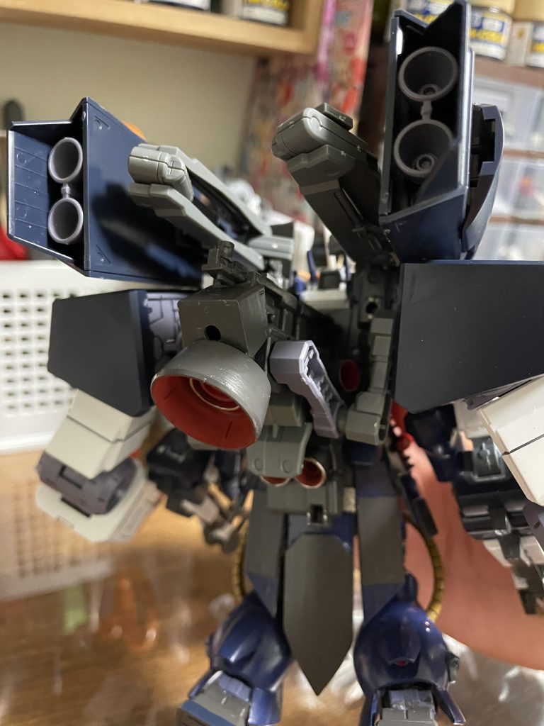 外付け大型ジェネレータ2機ギガンティックアームもここから直結です