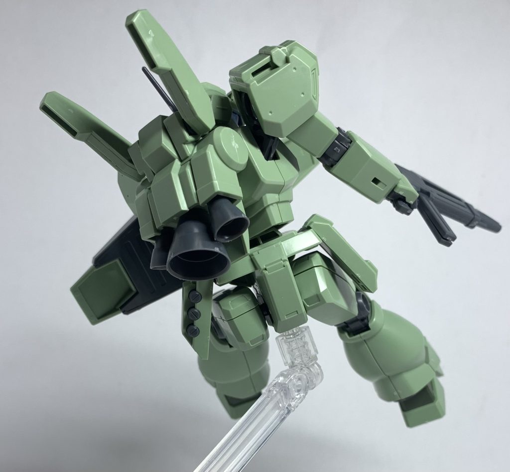 毎度おなじみ宙域戦闘後ろ姿。