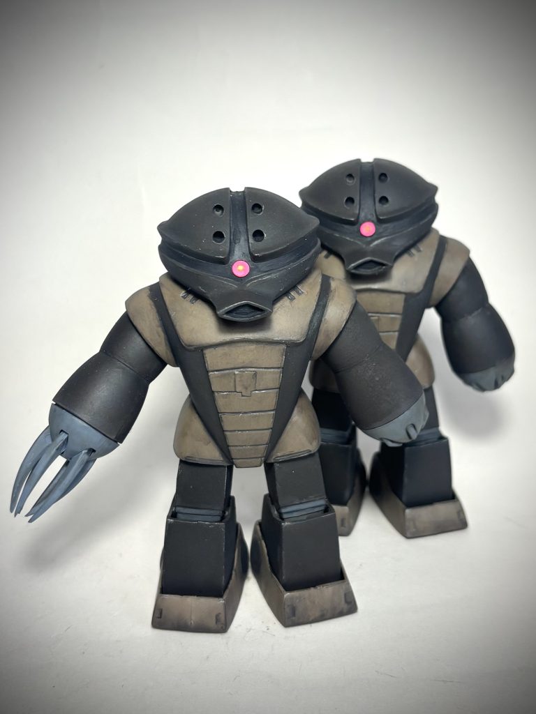 会社の同僚からの依頼でもう一機作る機会をいただきました。同一キットを2個同時に作るのははじめての経験です。