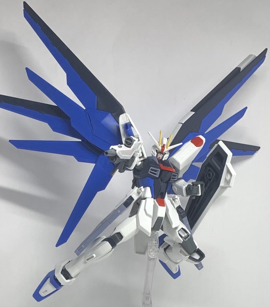 ガンダムSEEDオープニングポーズで