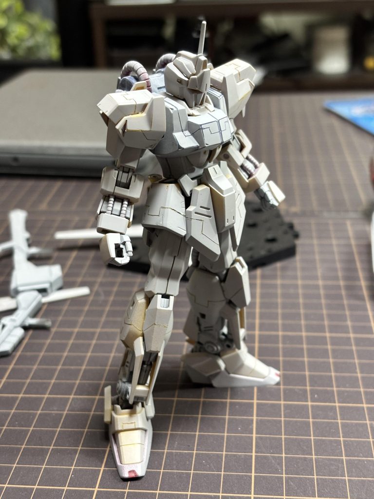 塗装はガンダムマーカーエアブラシシステムにて作成。所々エナメル塗料にて筆塗りしております。