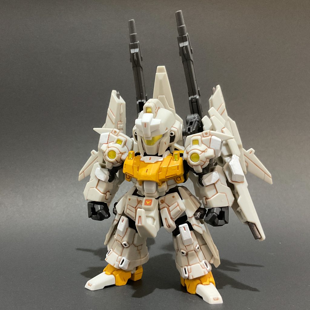 　私が敬愛するモデラーさんの一人（勝手に名前を挙げると迷惑かもしれないので「某-Non」さんとしておきます）が作製したHGリゼルがメチャメチャかっこよくて自分も作りたいなぁと思っていたところ、モビジョ版がお手頃価格で売られていたので買いました。