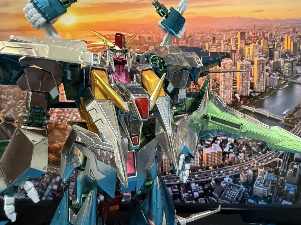 サイコミュあるし、肩のビールサーベルを無線操作出来そう！