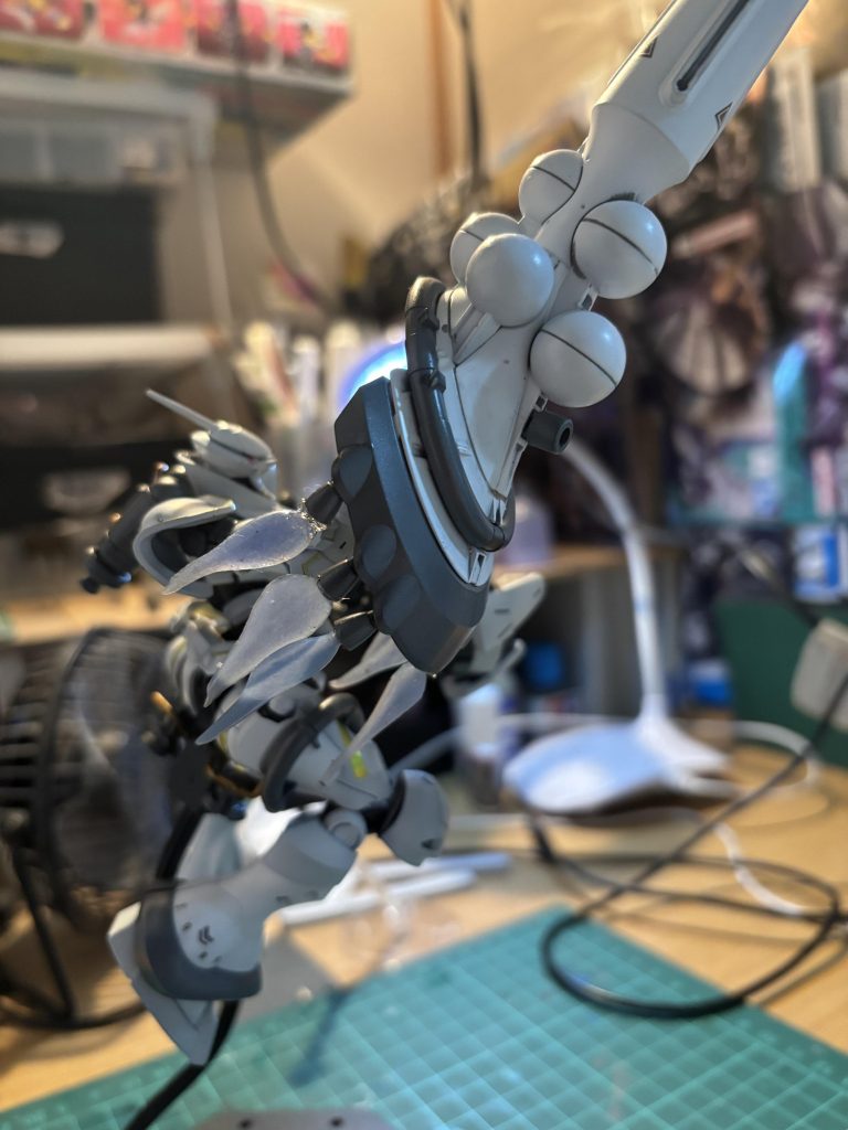 槍からのブースターエフェクトをレジンで制作。