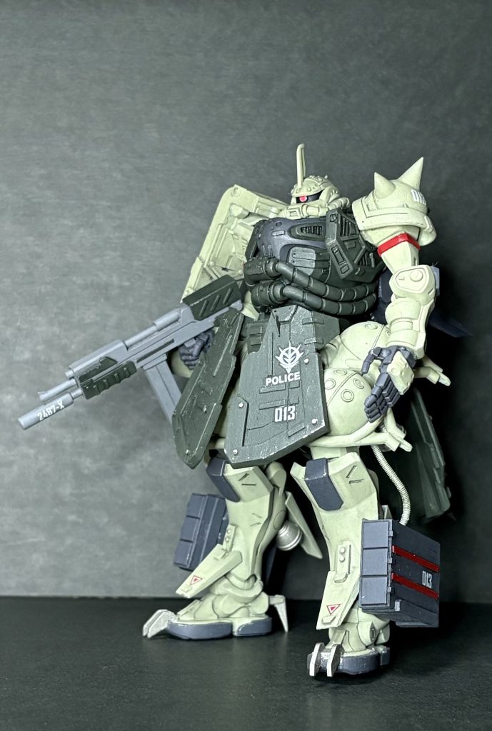 この角度からなら、アタシ的には満足できる形になったと思います(zaku-kao8)なんか、顔が小ちゃいんですよね...