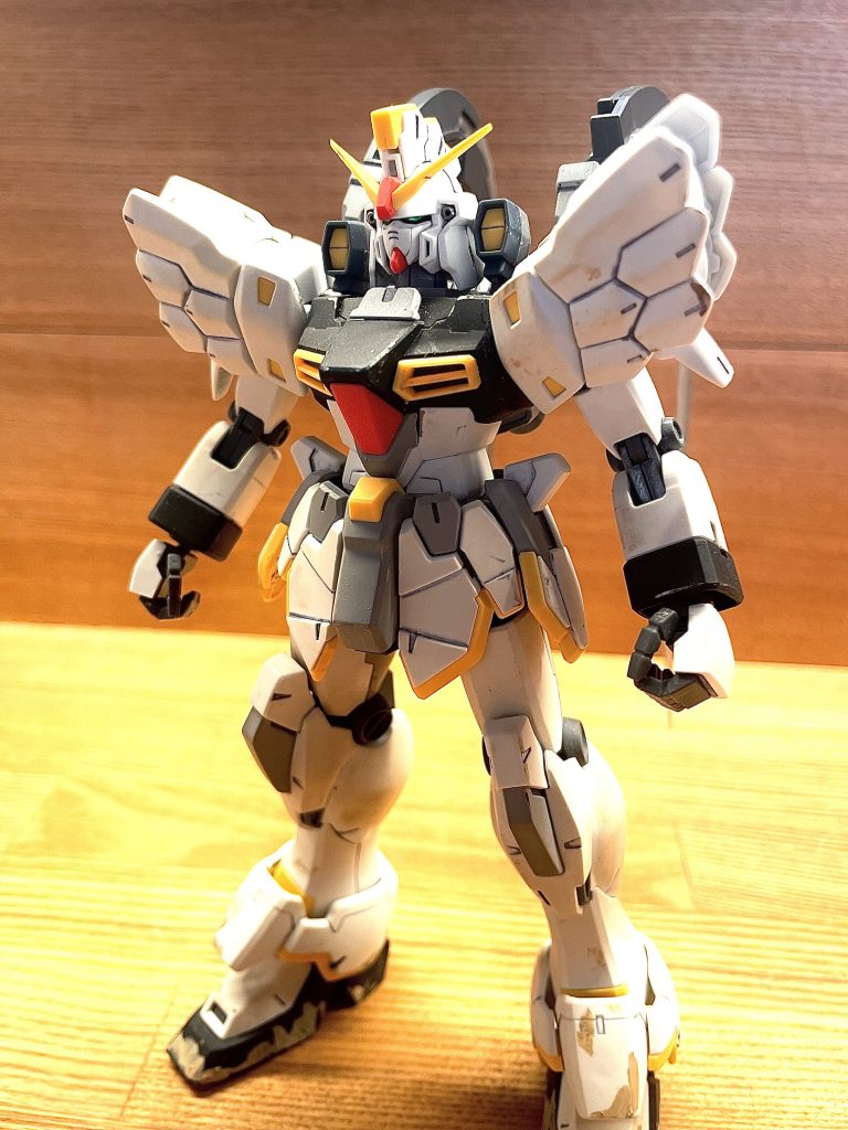 素立ちちなみに今回は紺色の所を黒に塗り替えました。そしてグレーはパープルの入ったグレーだったのですが、あまり好みではないので普通の薄めのグレーにしました。