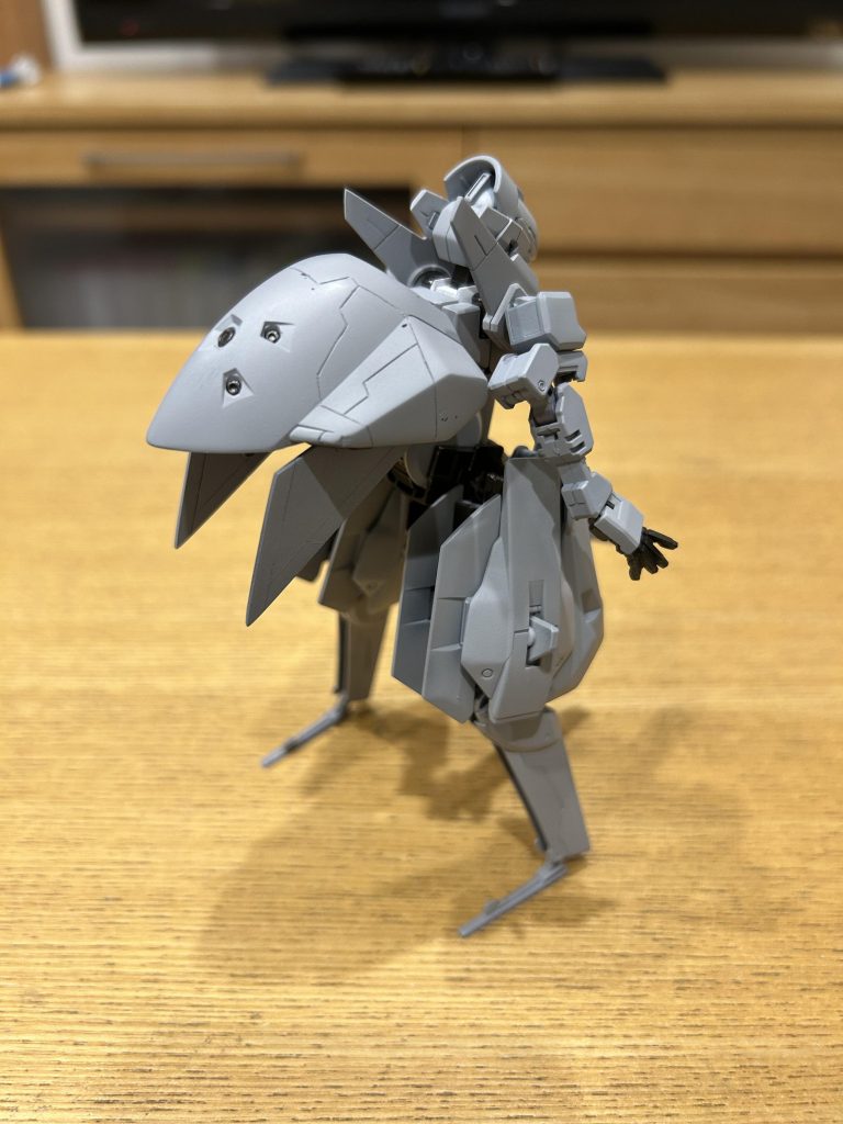 全塗装をする事は決めていたのでサフ吹きして筋彫り具合の確認。初めてやったのでとりあえずこれなら良いかな…。