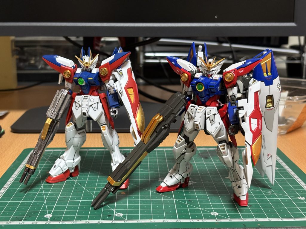 HGとの比較。左HG、右RG