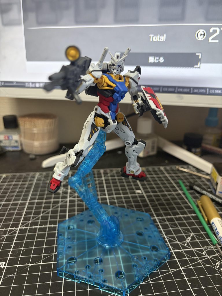 白いガンダム–3枚目/制作者：BERLIOZ