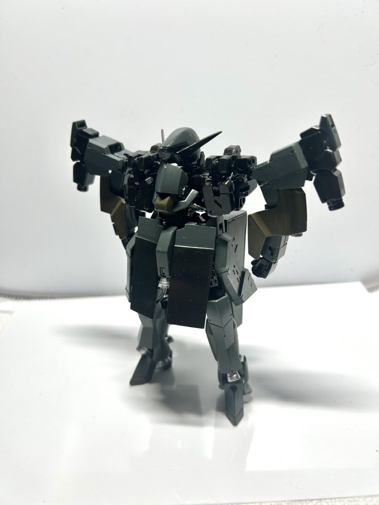 武器パーツ等を付けないと意外と寂しくなる改造したグレイズ