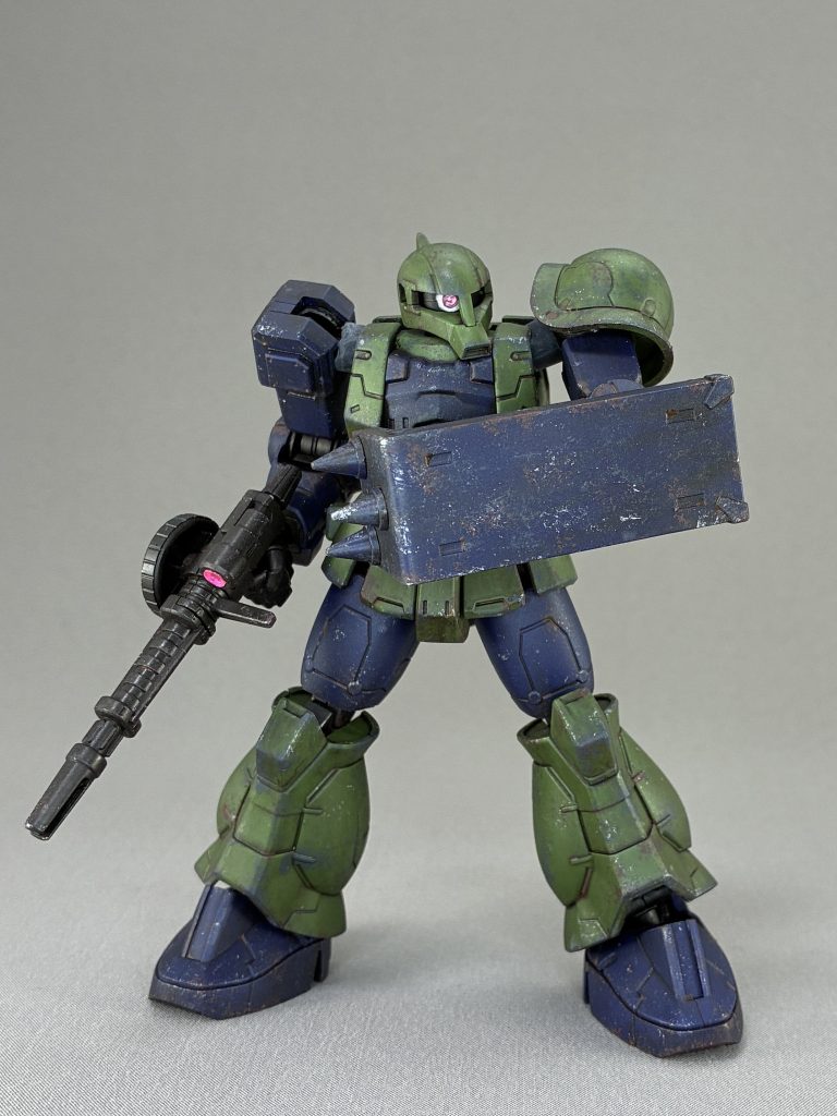 スパイクシールド激しく汚しました。デカールを貼っても良かったですが、スプレーの工程が増えるのが面倒なのでデカールはなし。